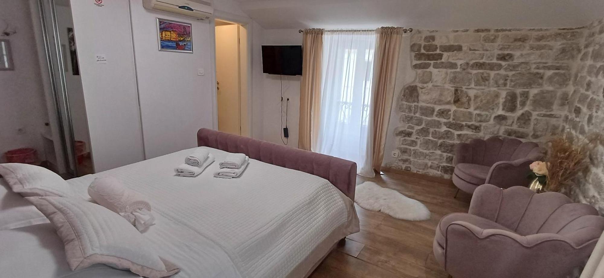 Private Apartments In Diocletians Palace Split Exterior photo